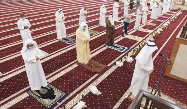 نماز میں صفوں کے درمیاں فاصلہ رکھنے کا مسلہ ۔  محترم شہزاد احمد پرہ